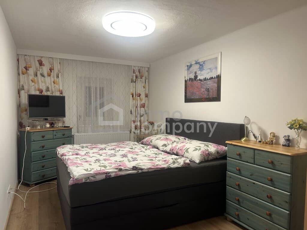 Sanierte Familienvilla mit großem Garten und Photovoltaik