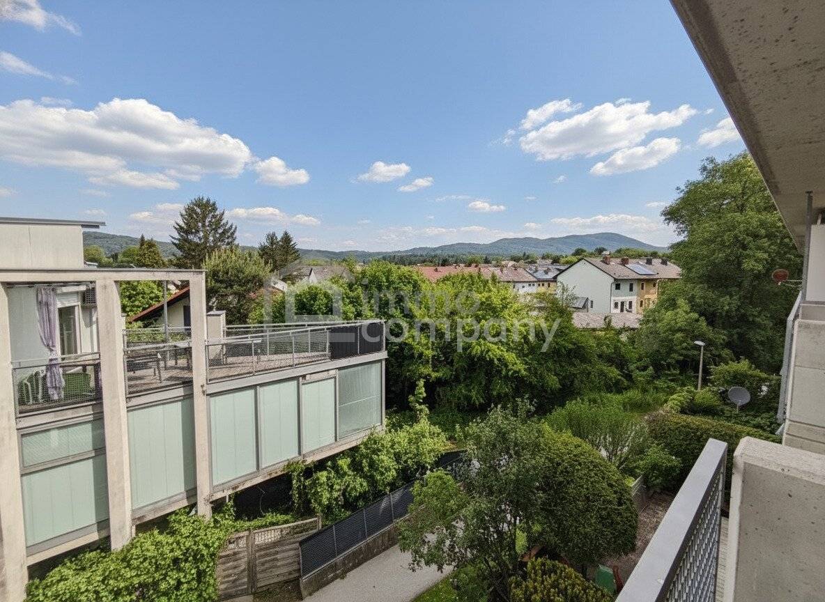 Dachgeschosswohnung mit zwei Balkonen Stellplatz