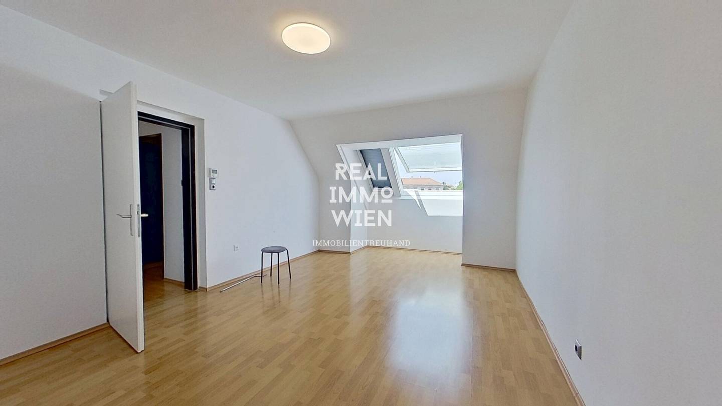 Dachgeschosswohnung mit EBK und Fußbodenheizung