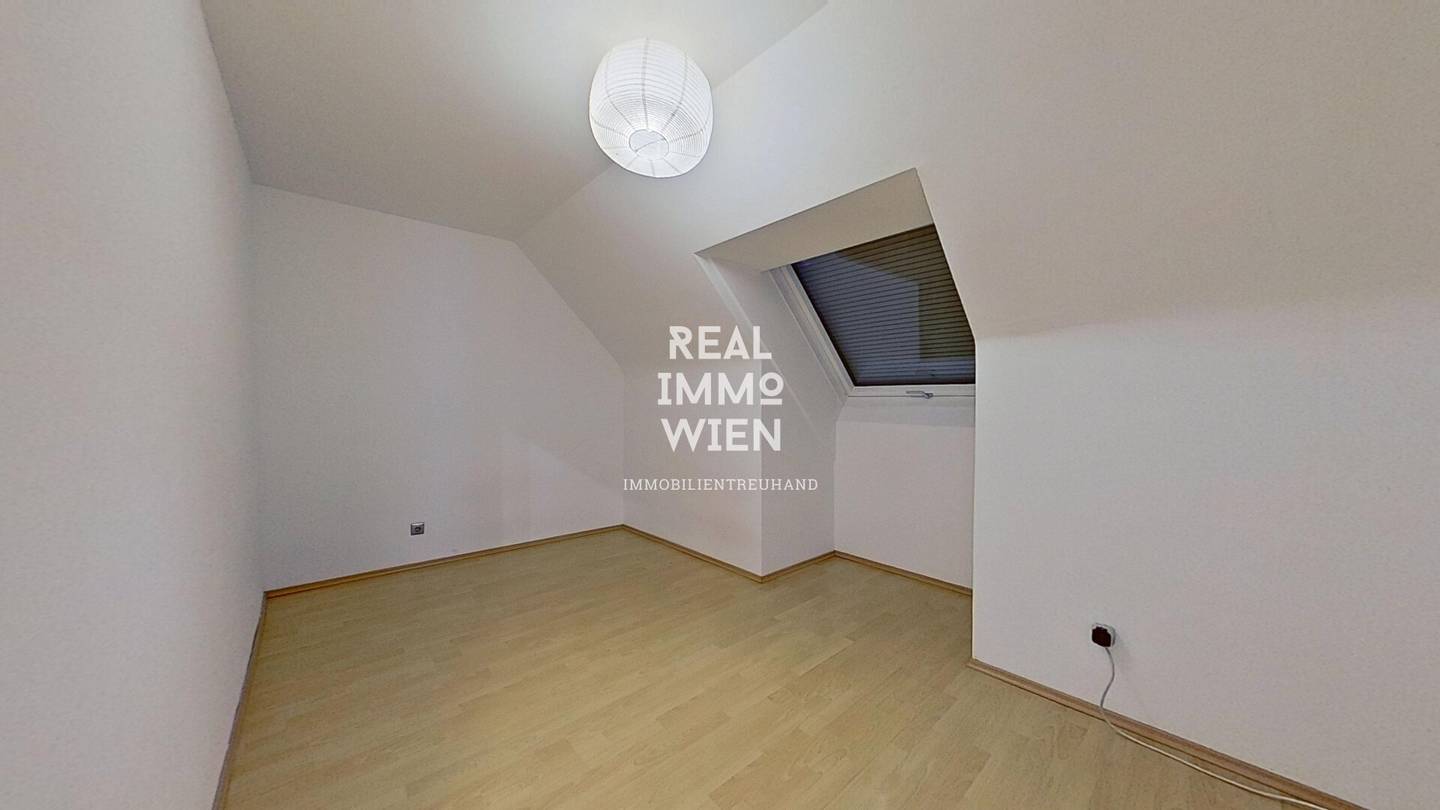 Dachgeschosswohnung mit EBK und Fußbodenheizung