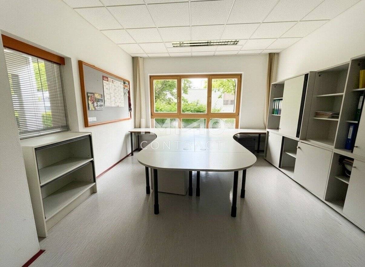 Representative office space with EV charging and parking at Froschberg