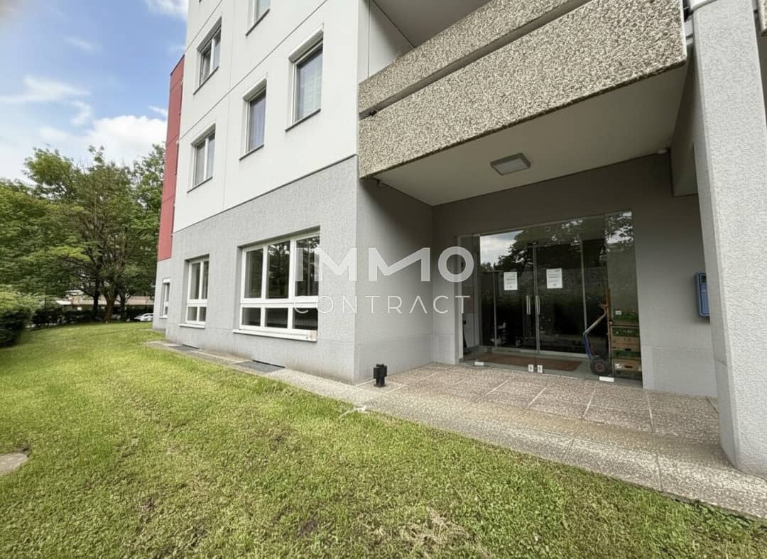 Representative office space with EV charging and parking at Froschberg