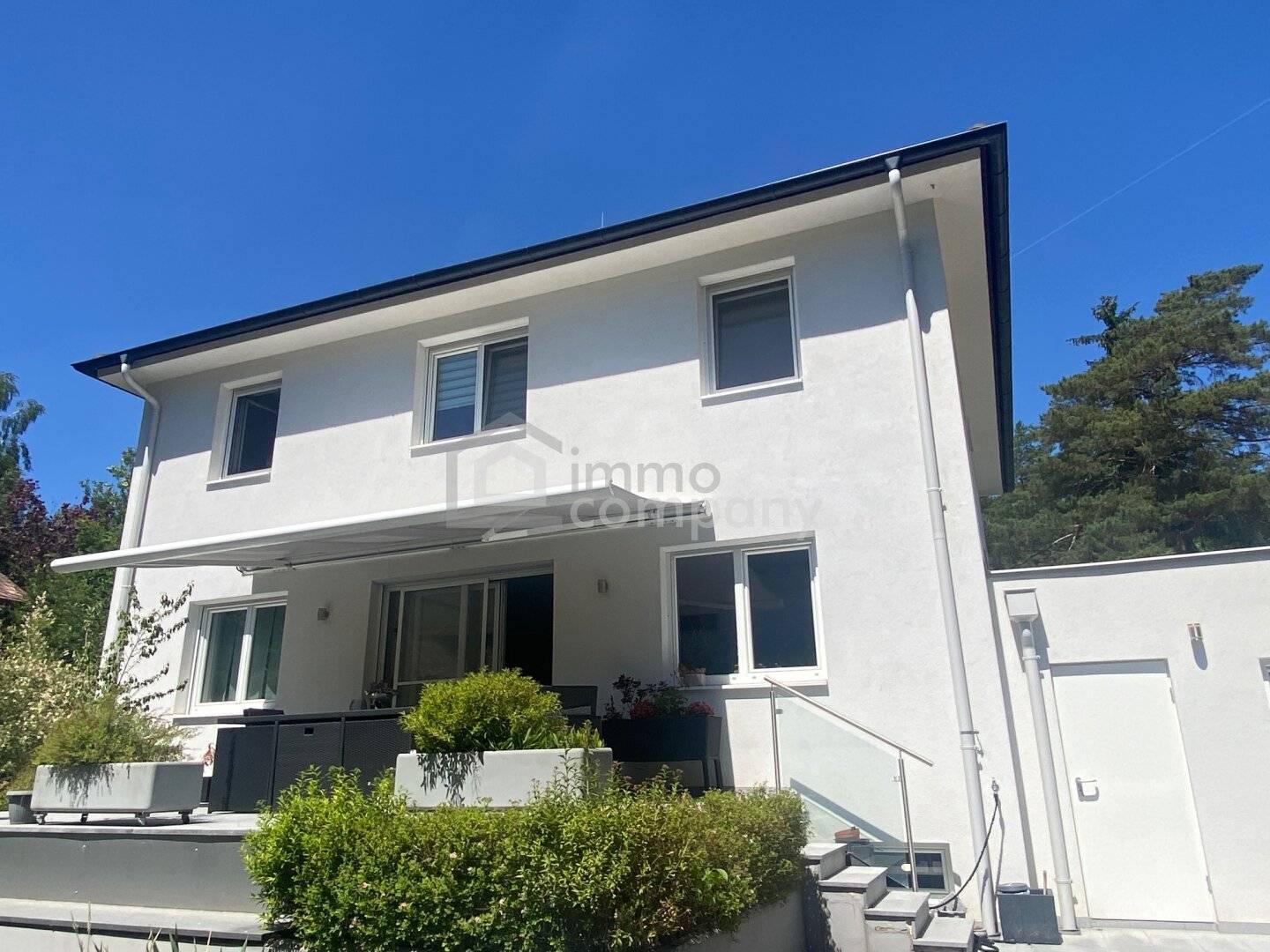 Einfamilienhaus mit Terrasse und Blick in den Wienerwald