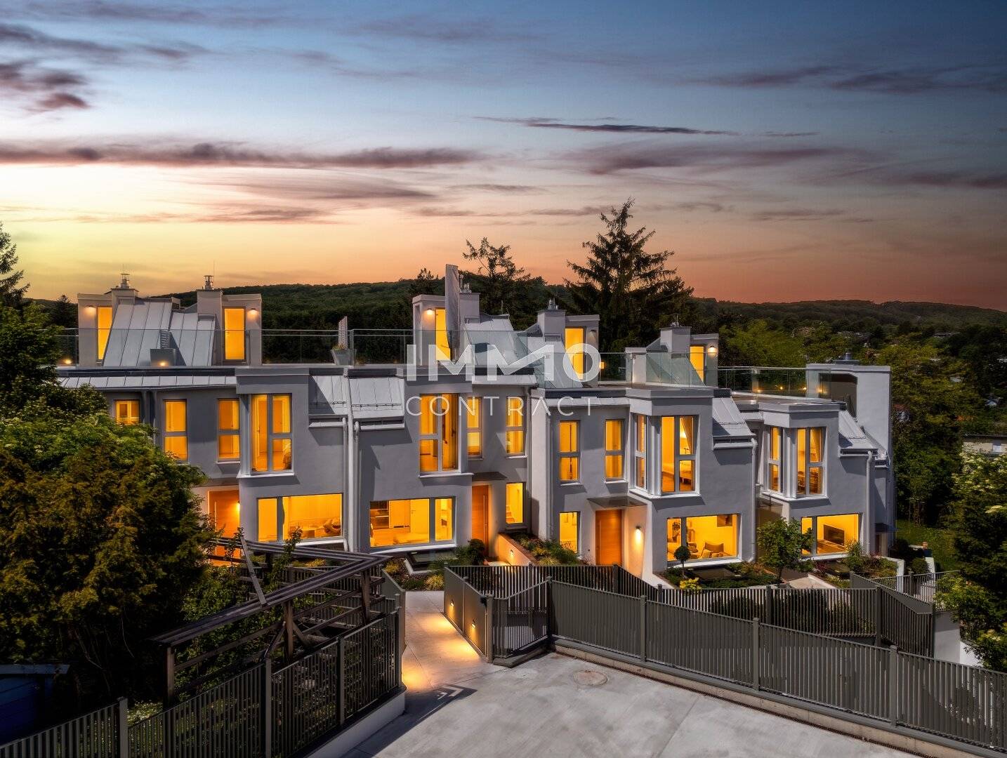 Exklusives Reihenmittelhaus mit Dachterrasse und Panoramablick