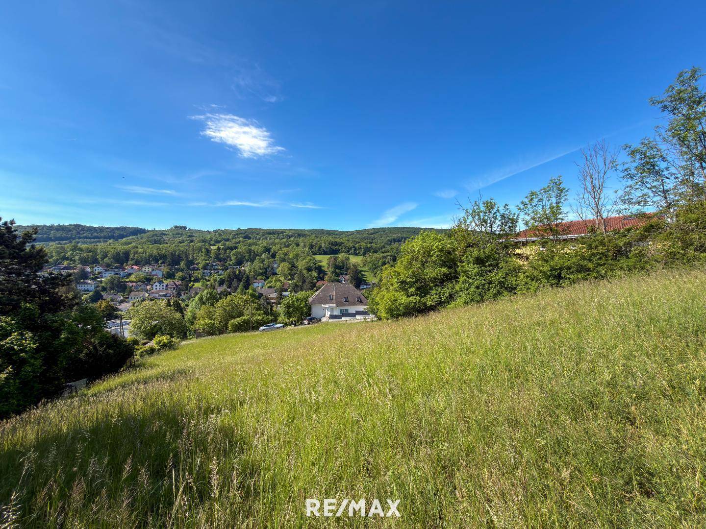 Building plot in sunny hillside location with panoramic views