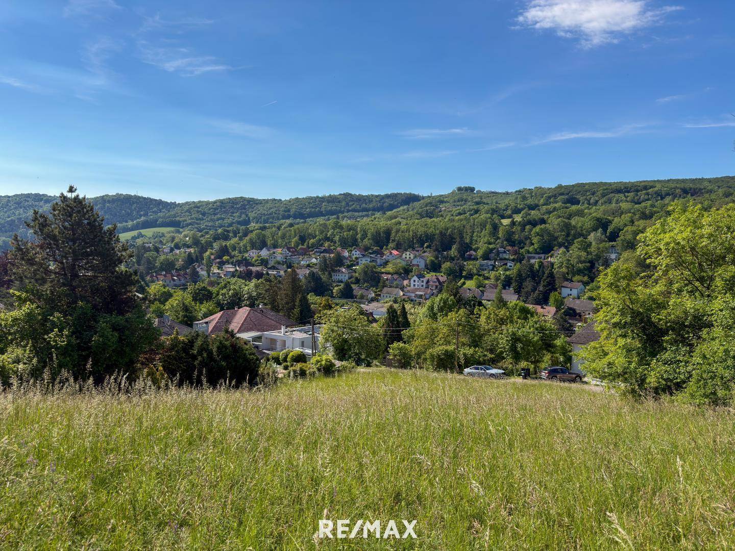 Building plot with panoramic view in quiet hillside location