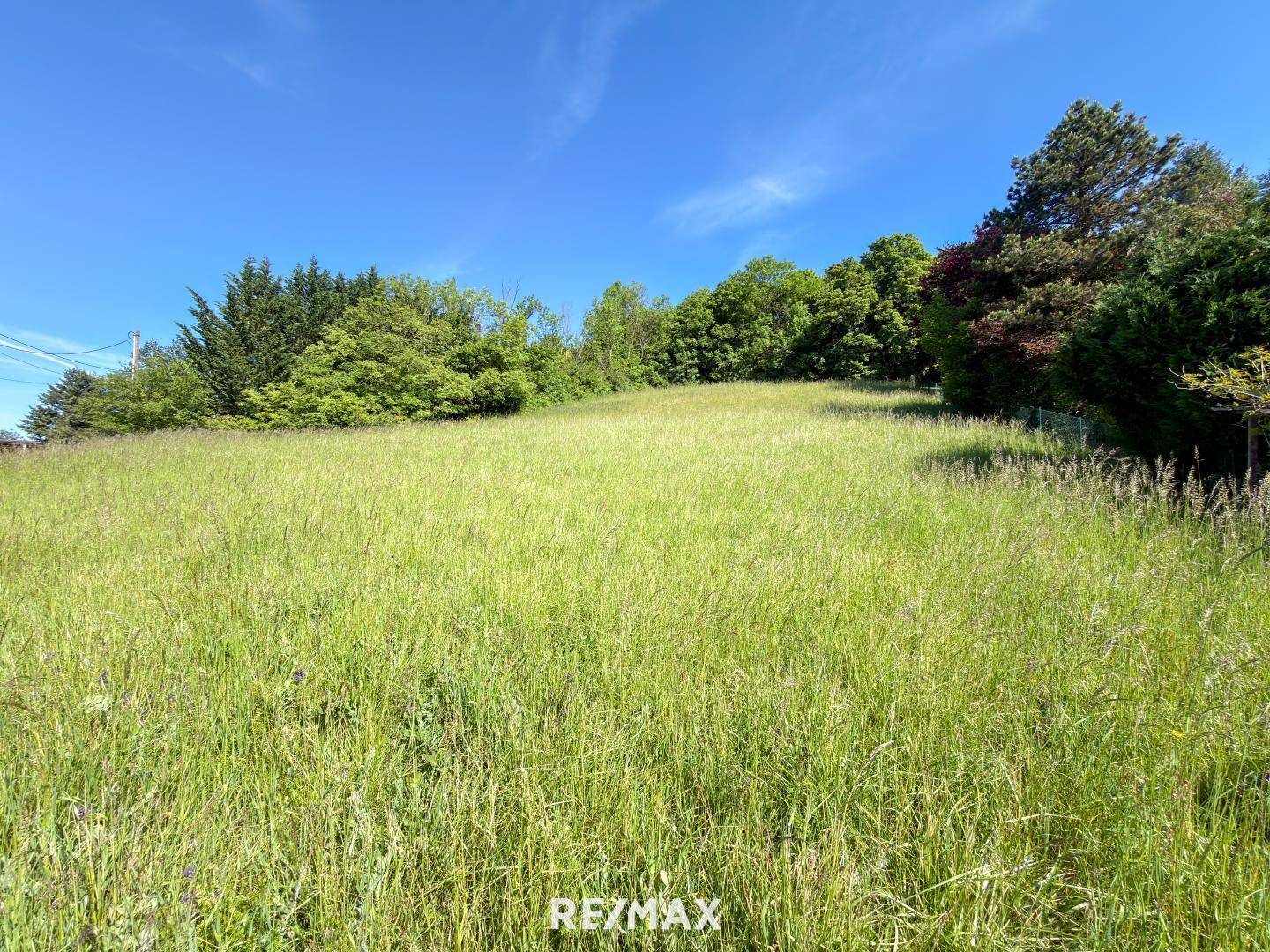 Building plot with panoramic view in quiet hillside location