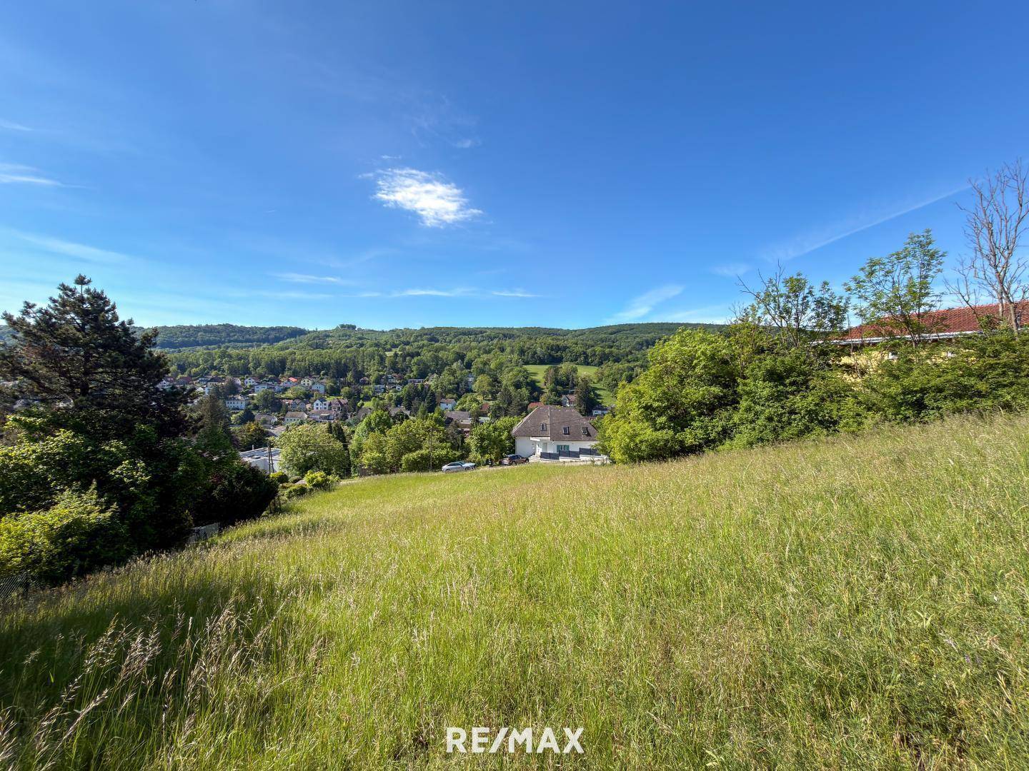 Building plot with panoramic view in quiet hillside location