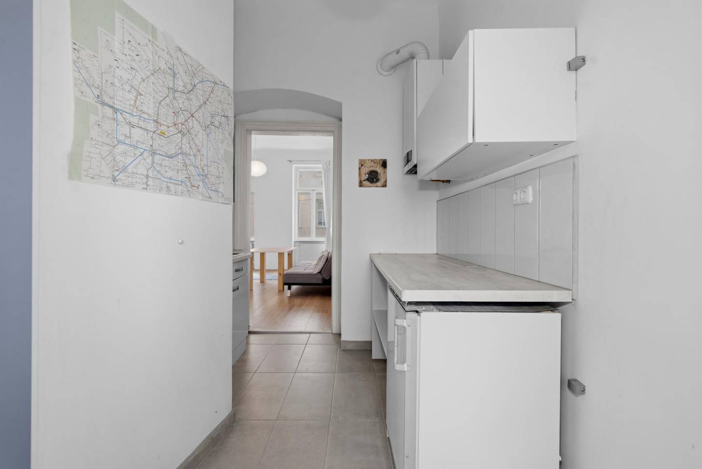 Old building apartment with high ceilings near Schönbrunn U4