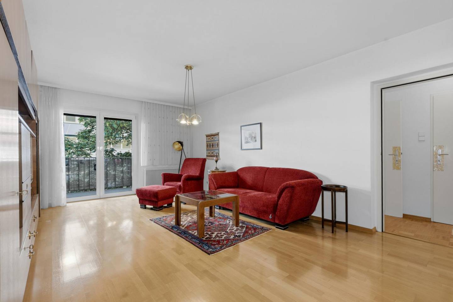 Apartment near Millennium Tower with sunny balcony