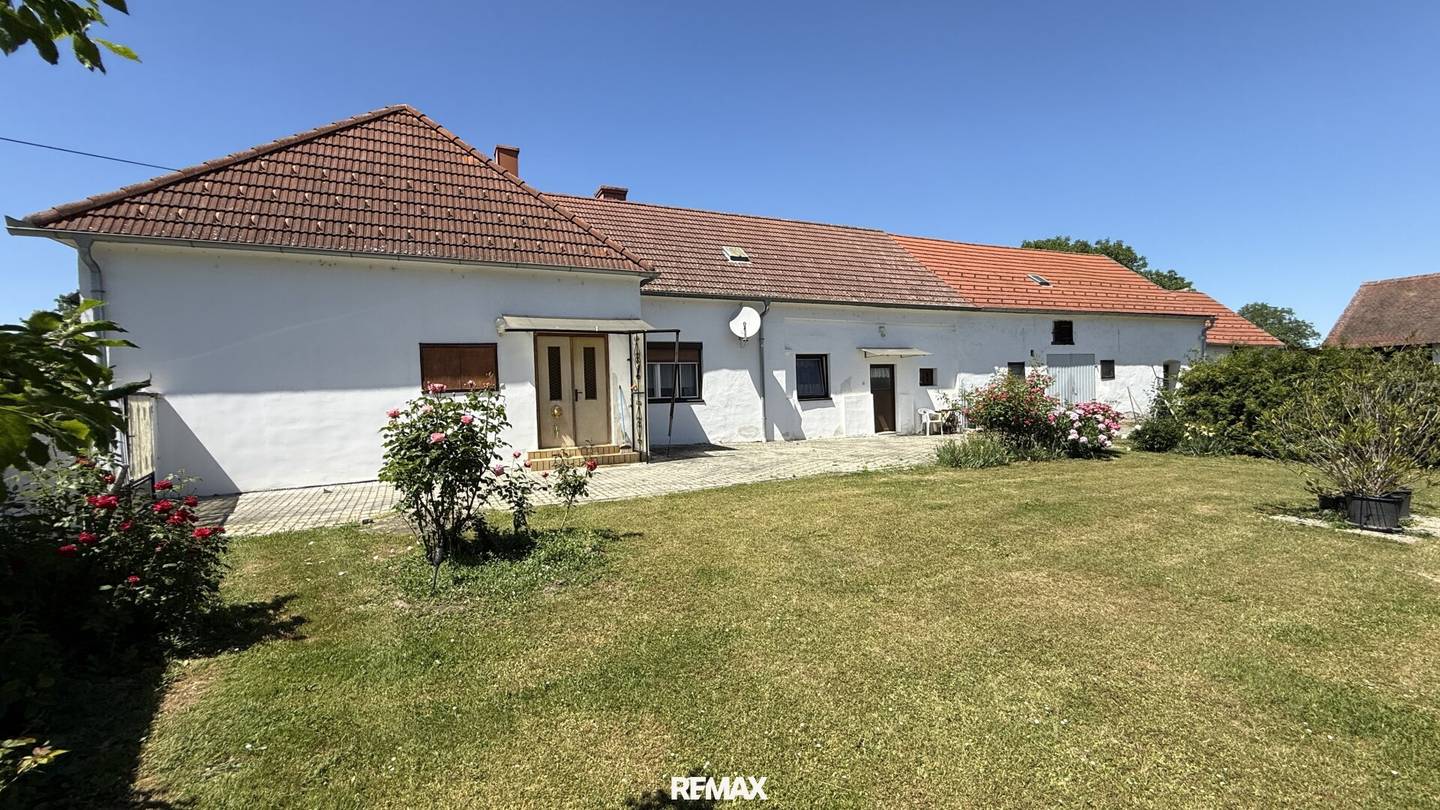 Traditional Streckhof with Large Plot in the Pinkatal
