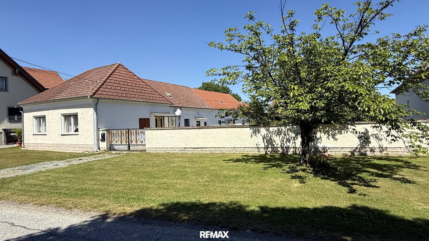 Traditional Streckhof with Large Plot in the Pinkatal