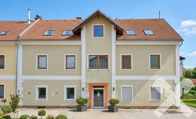 Apartment on the top floor with existing tenant