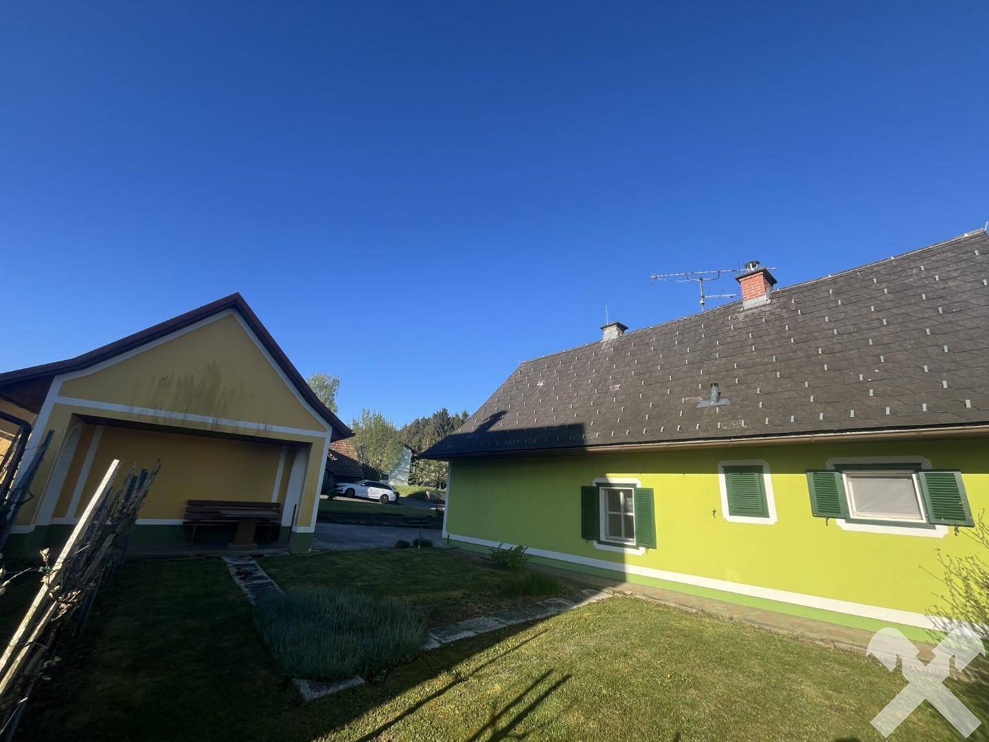 Einfamilienhaus mit Garten und Balkon in ruhiger Lage