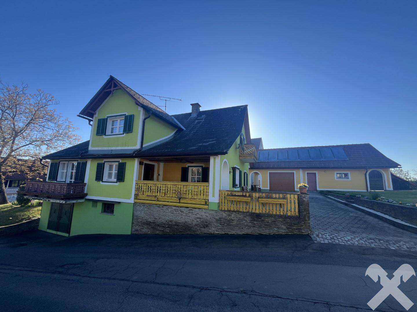 Einfamilienhaus mit Garten und Balkon in ruhiger Lage