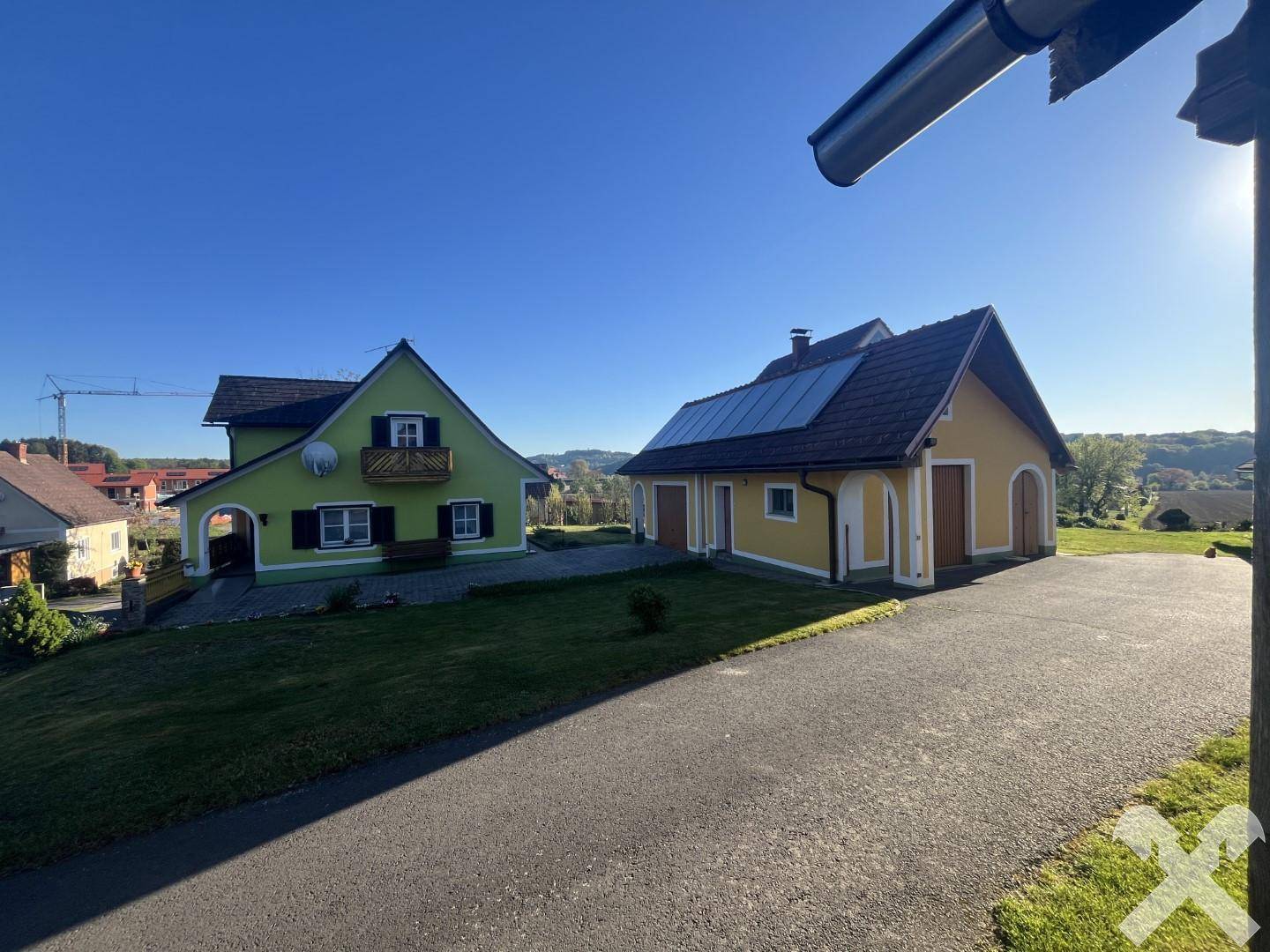 Einfamilienhaus mit Garten und Balkon in ruhiger Lage