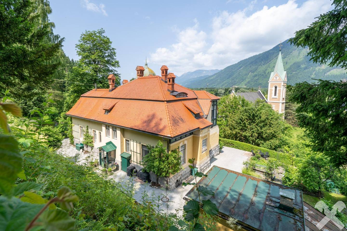 Historische Villa mit Garten und Garage in Selzthal