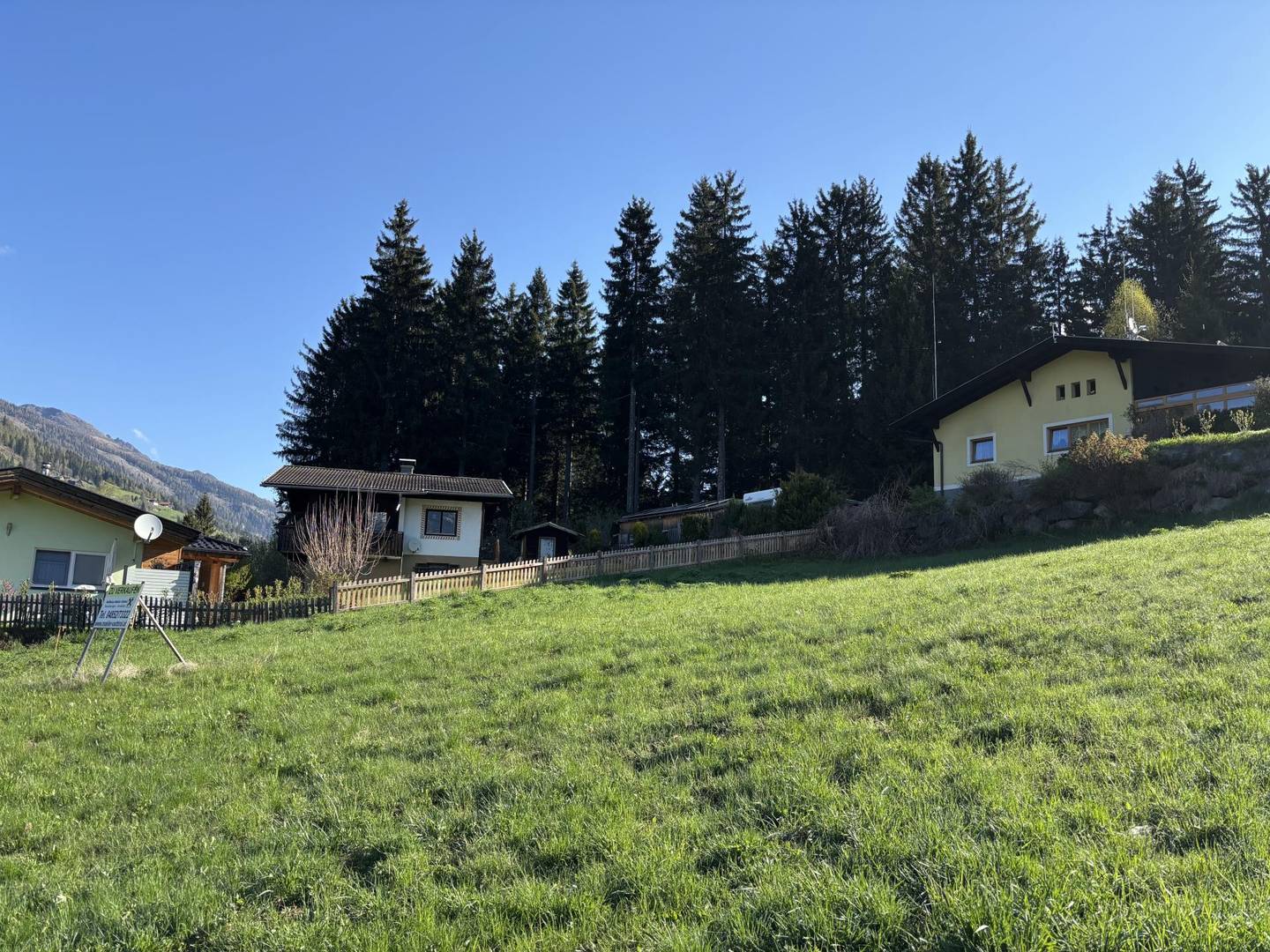 Grundstück mit Bergblick am Waldrand von Iselsberg