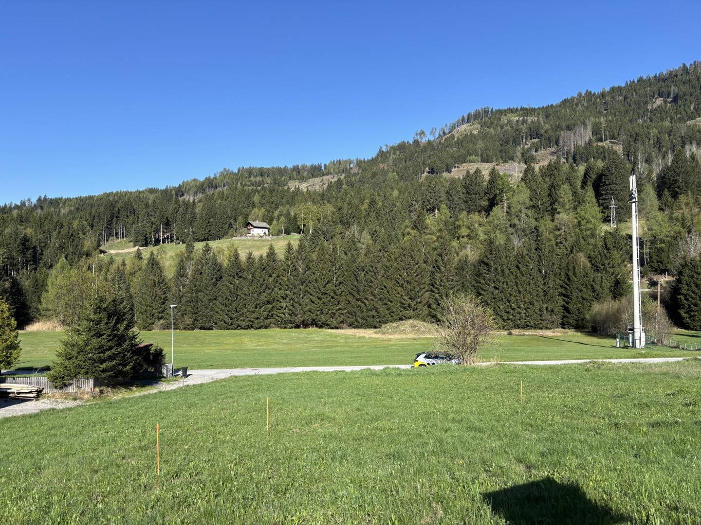 Grundstück mit Bergblick am Waldrand von Iselsberg
