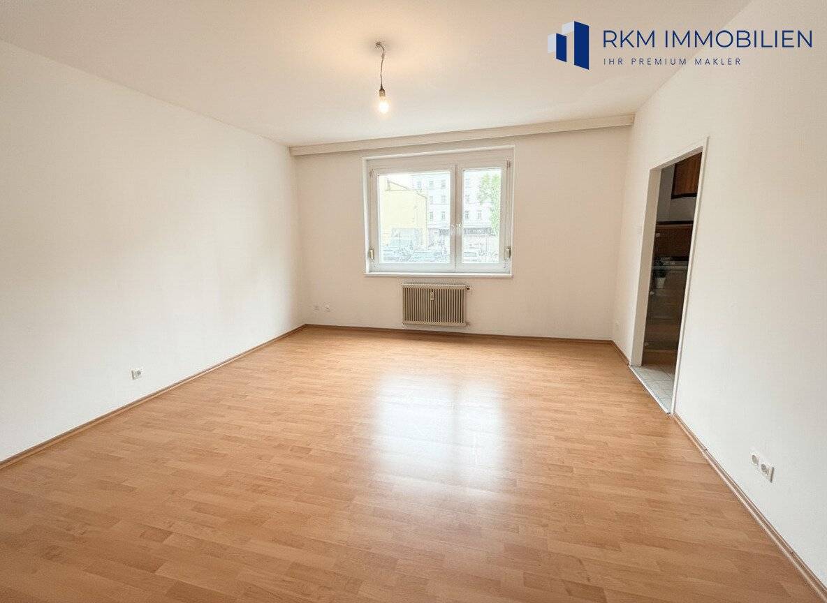 Ground floor apartment with kitchen near park