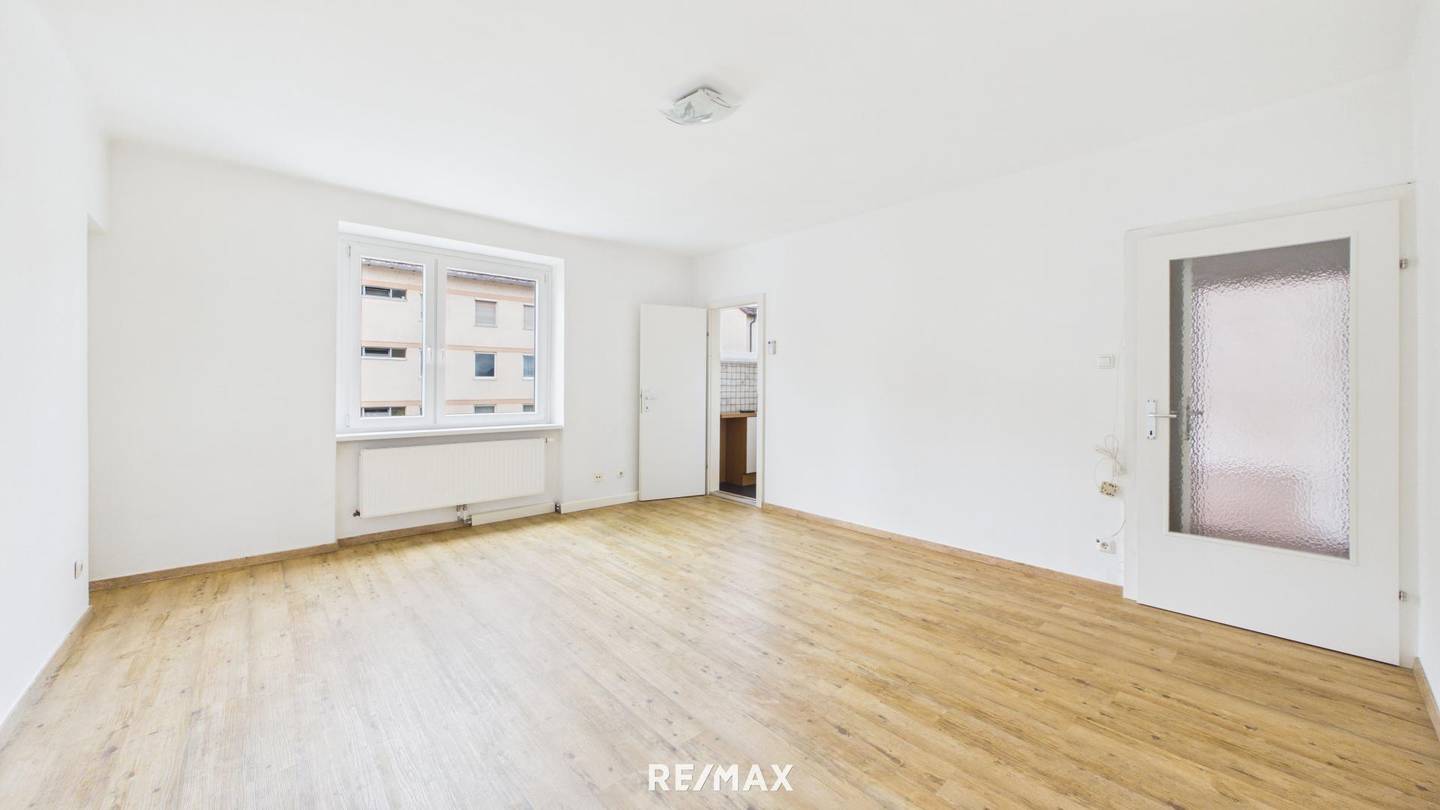 Wohnung nahe zur Straßenbahn mit Stellplatz