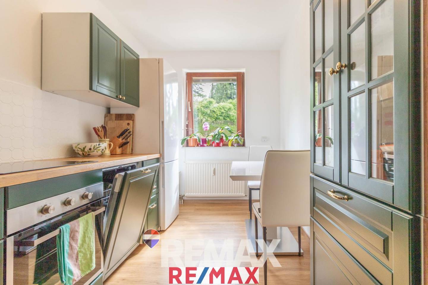 Ground floor apartment with loggia and garage