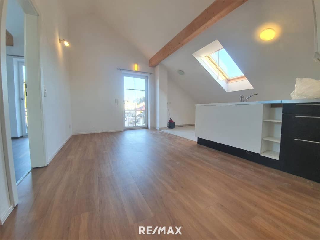 Center apartment with open kitchen and generous balcony