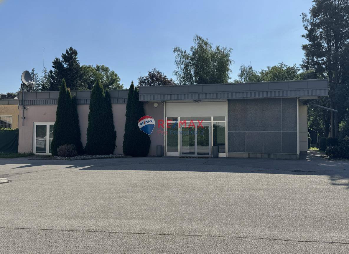 Spacious Commercial Space with Parking in Klagenfurt