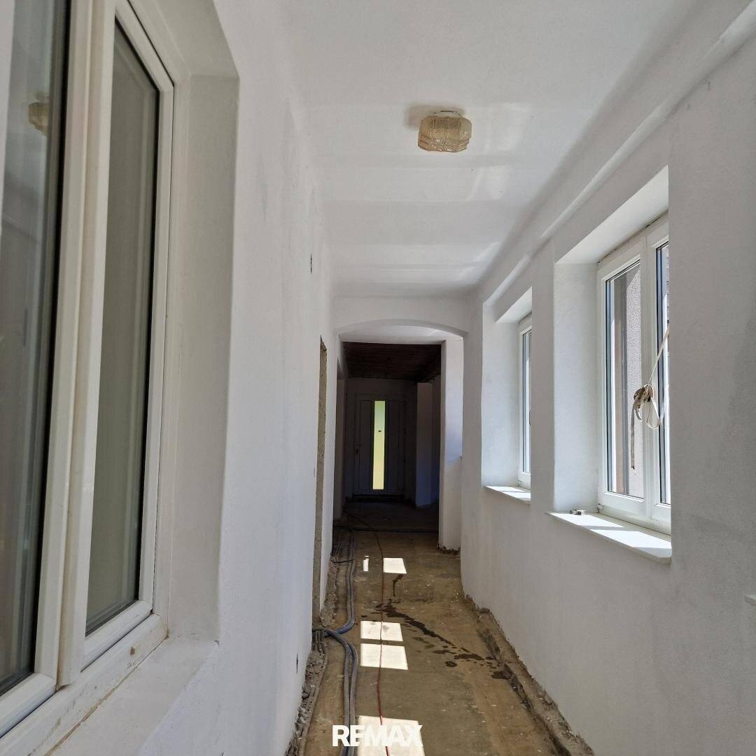 Mehrfamilienhaus mit Innenhof und großem Grundstück in Litzelsdorf
