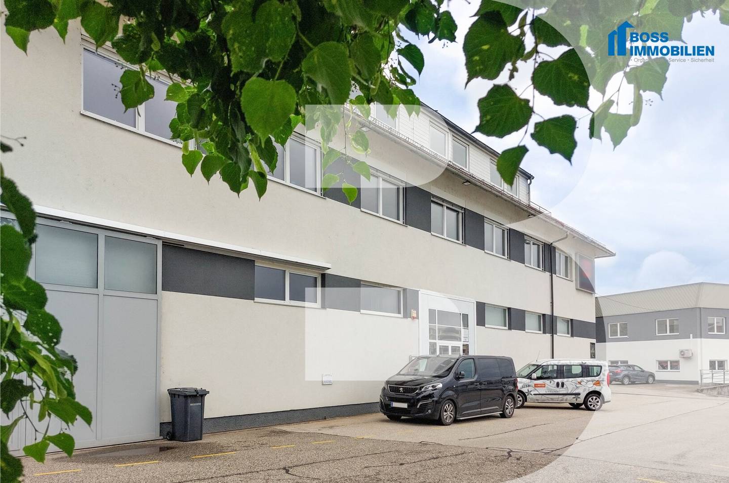 Business space at the TOP location 620 m² and de