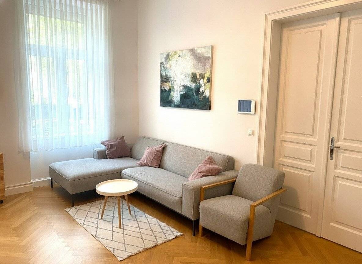 Charming Altbau apartment with parquet and courtyard