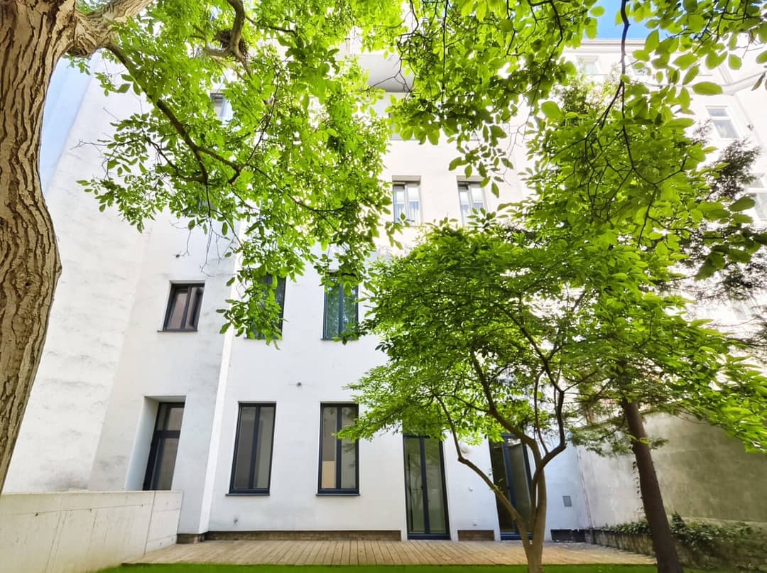 Büro mit Terrasse und Garten direkt an U3 Schweglerstraße