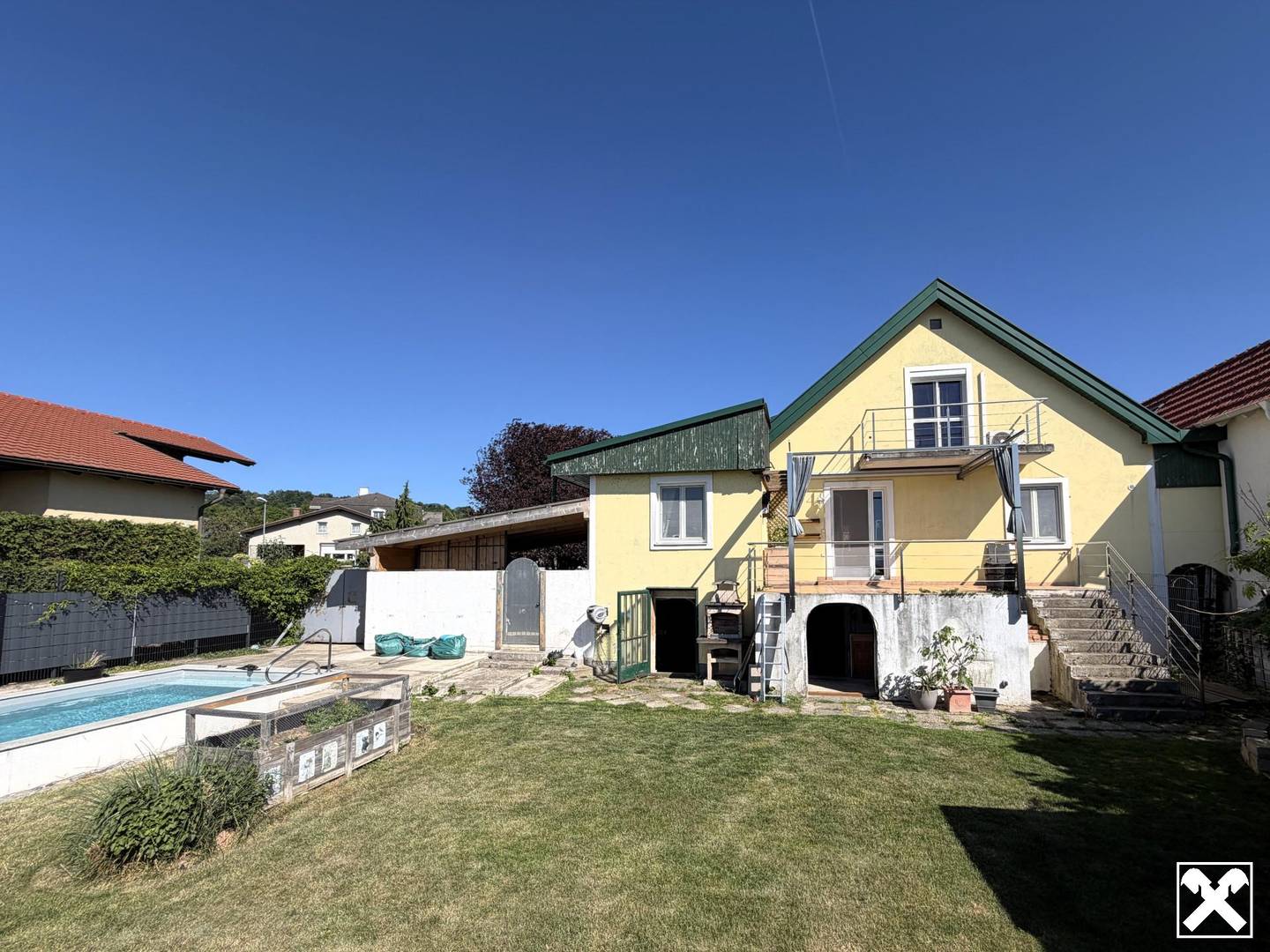 Charmantes Familienhaus mit Pool und Terrasse in Hof am Leithaberge