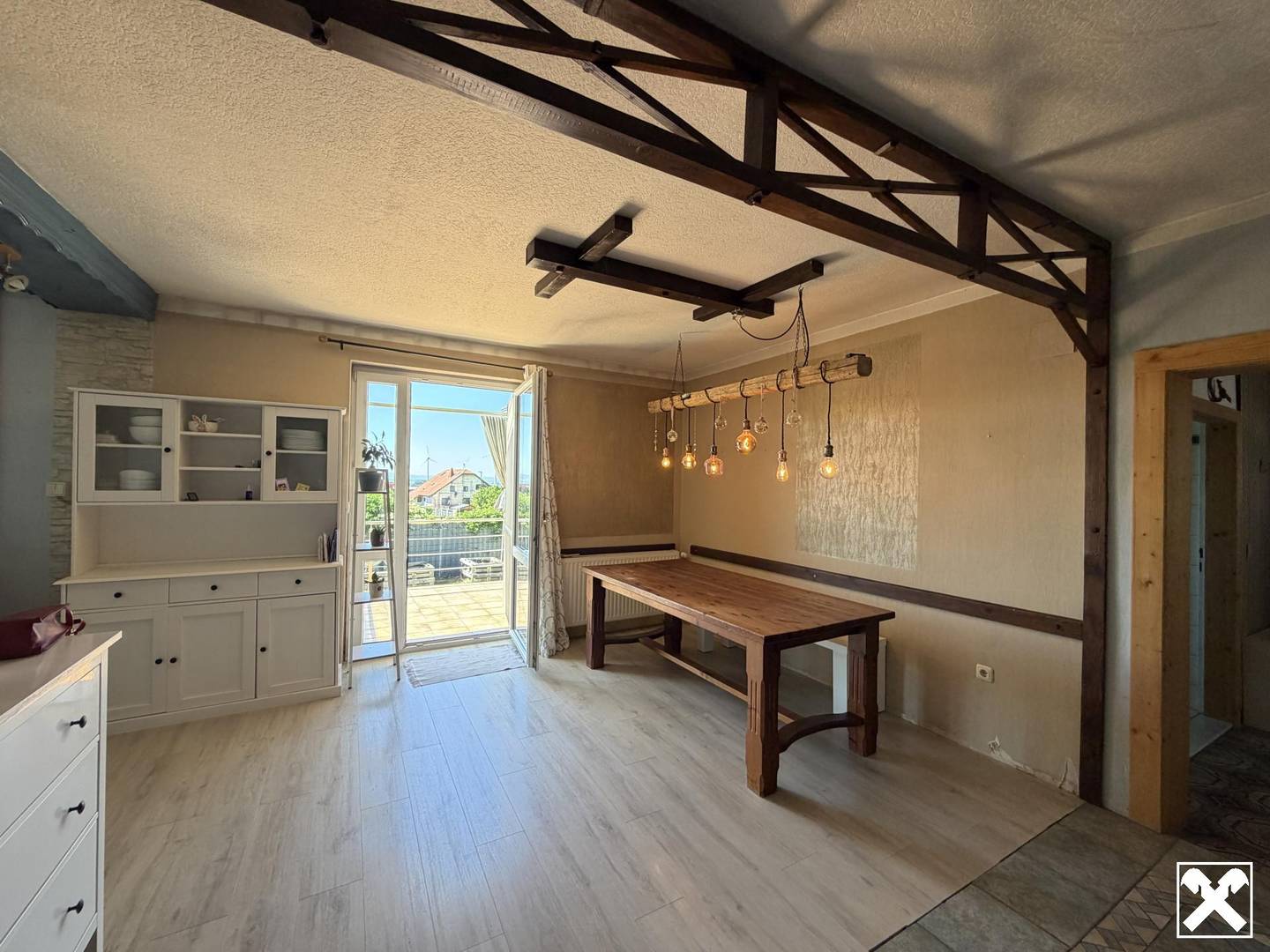 Charmantes Familienhaus mit Pool und Terrasse in Hof am Leithaberge