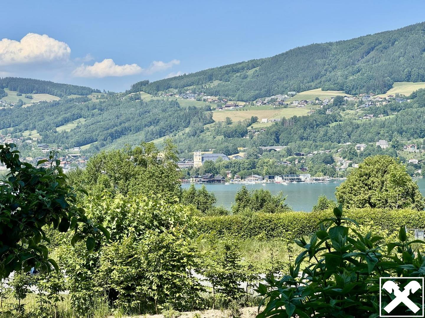 Apartment with Mondsee view and garden