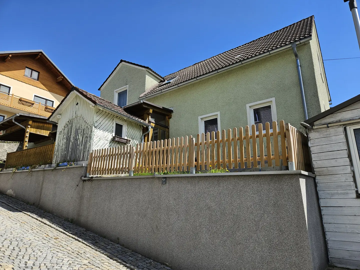 Charmantes Markthaus mit Carport und Garten in zentraler Lage