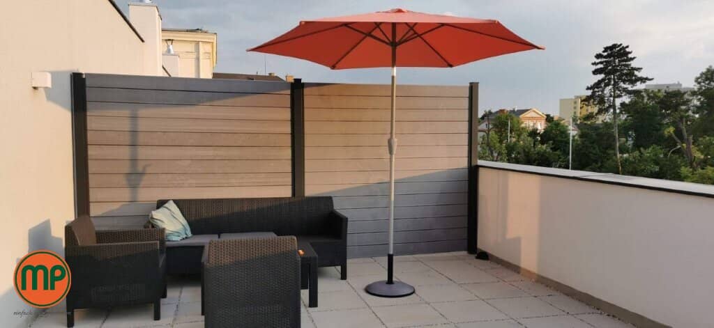 Modernes Reihenhaus mit Dachterrasse und Garten in Felixdorf