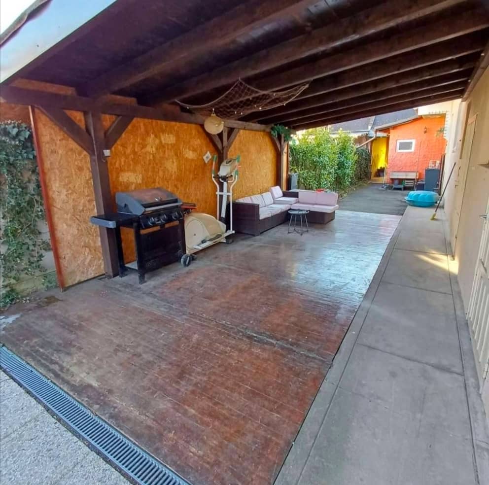 Charming House with Spacious Private Garden