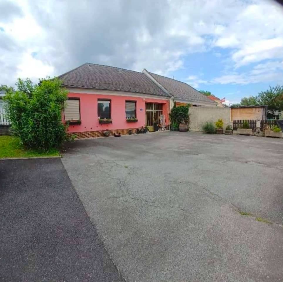 Charming House with Spacious Private Garden