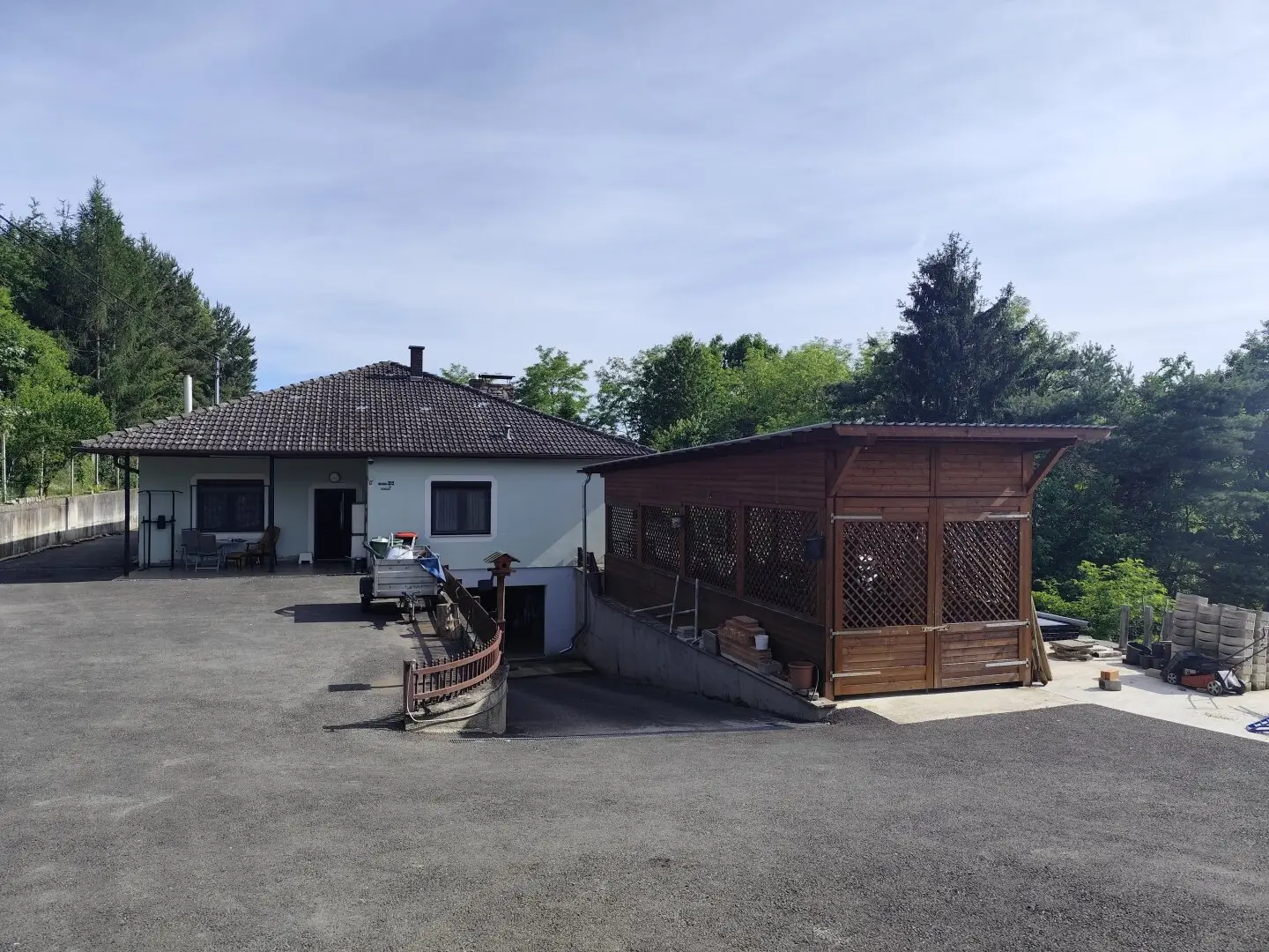 Einfamilienhaus mit Garage und Garten in ruhiger Sackgassenlage