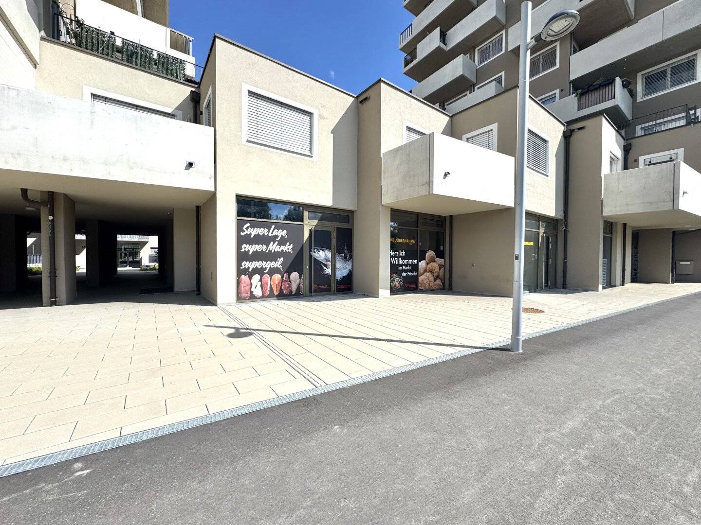 Commercial Space with Terrace at Badeteich Hirschstetten