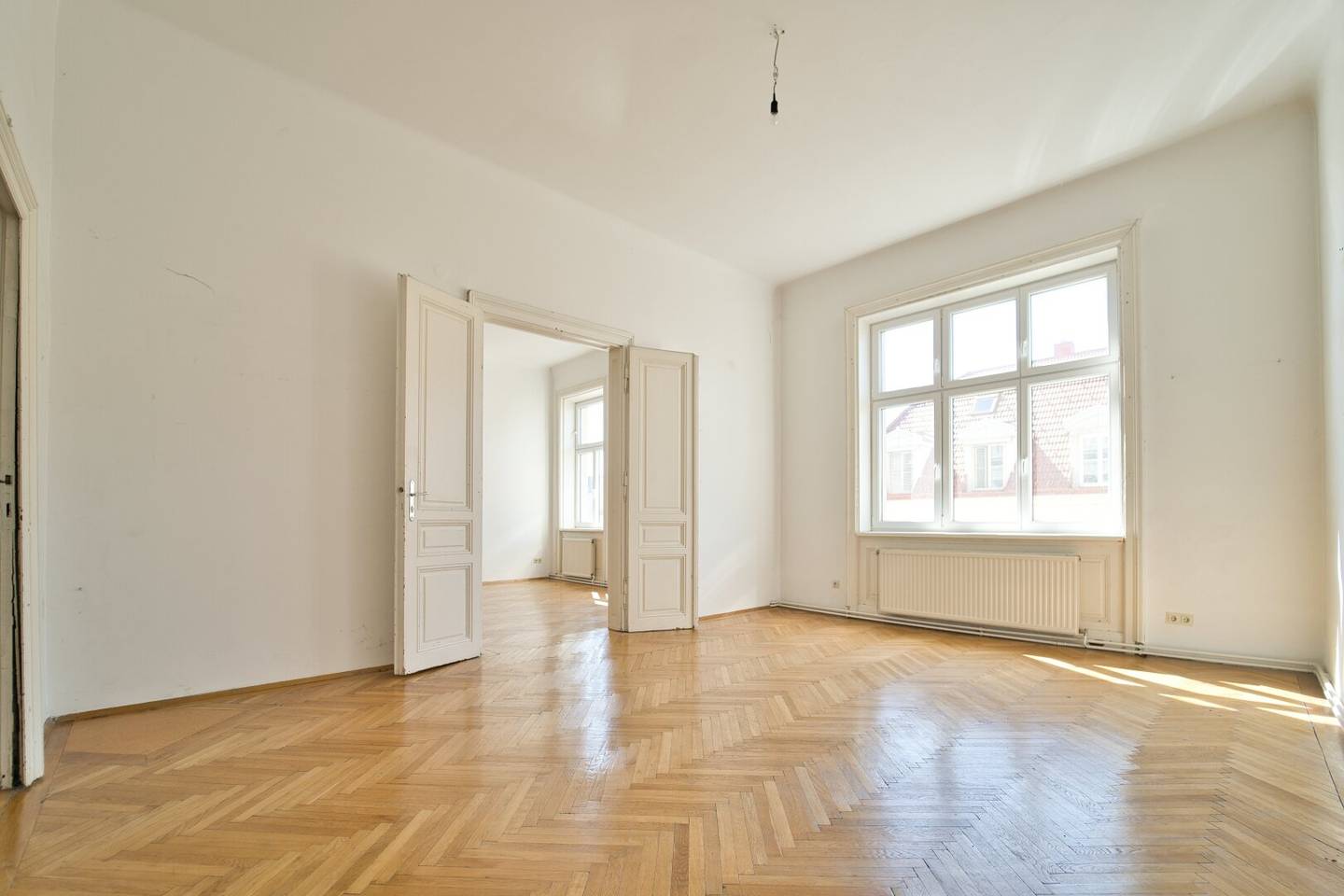 Wohnung historic charm high ceilings Westbahnhof