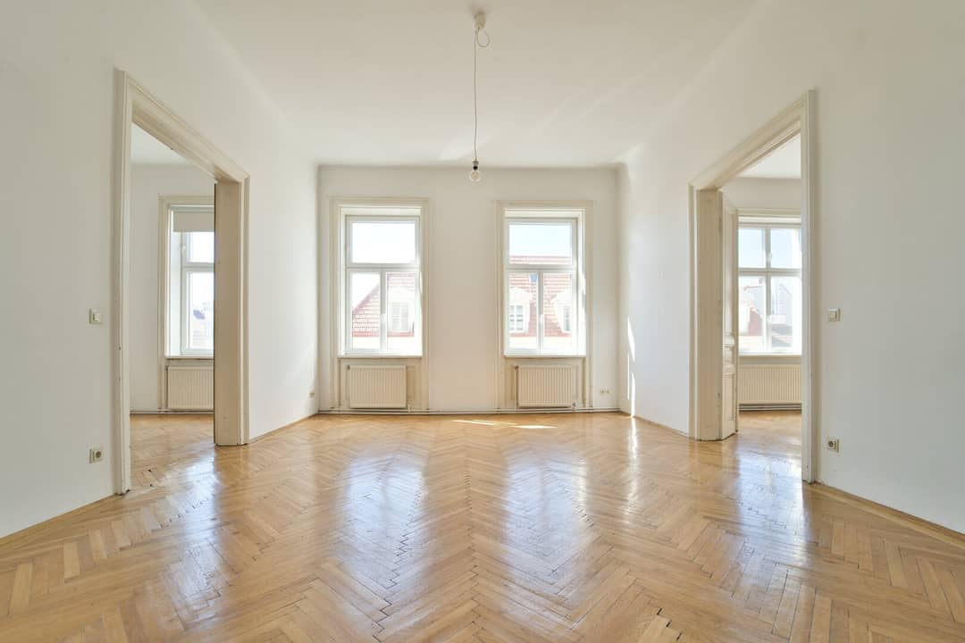 Wohnung Altbau Flair hohe Decken Westbahnhof