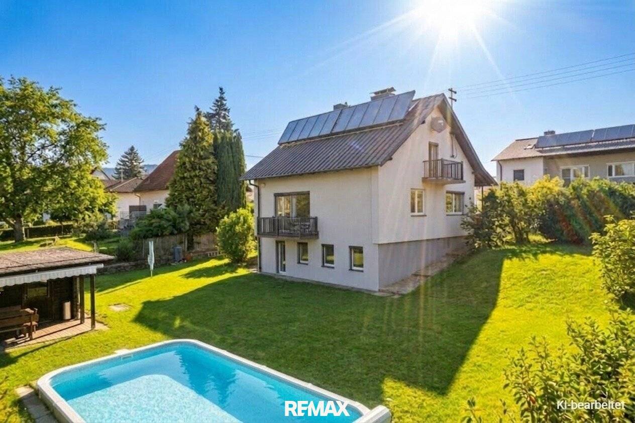 Sonniges Familienhaus mit Garten und Pool in Leonding
