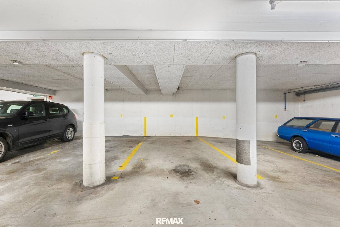 Tiefgaragenstellplatz mit elektrischem Tor in St. Magdalena