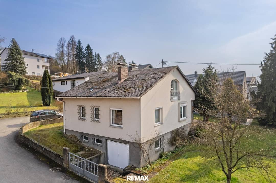 Sanierungsbedürftiges Haus mit Grundstück in Wilhering