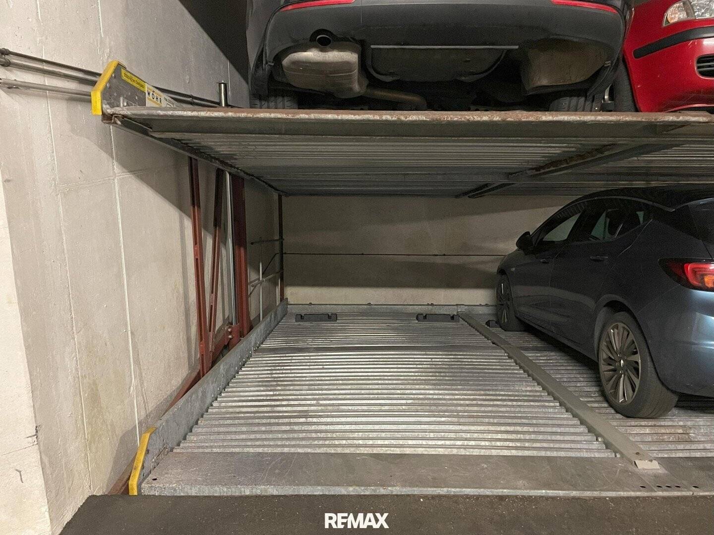 Underground parking space in central Linz