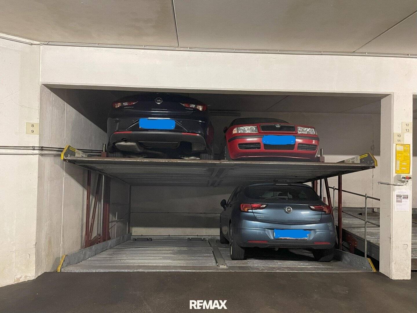 Underground parking space in central Linz