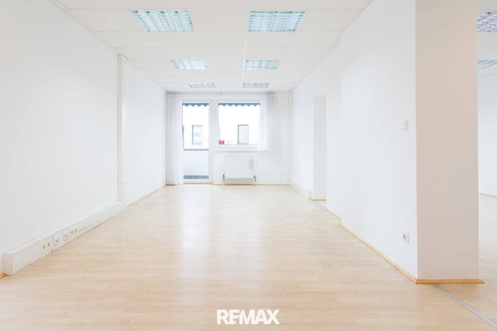 Bright office with three loggias near the city center