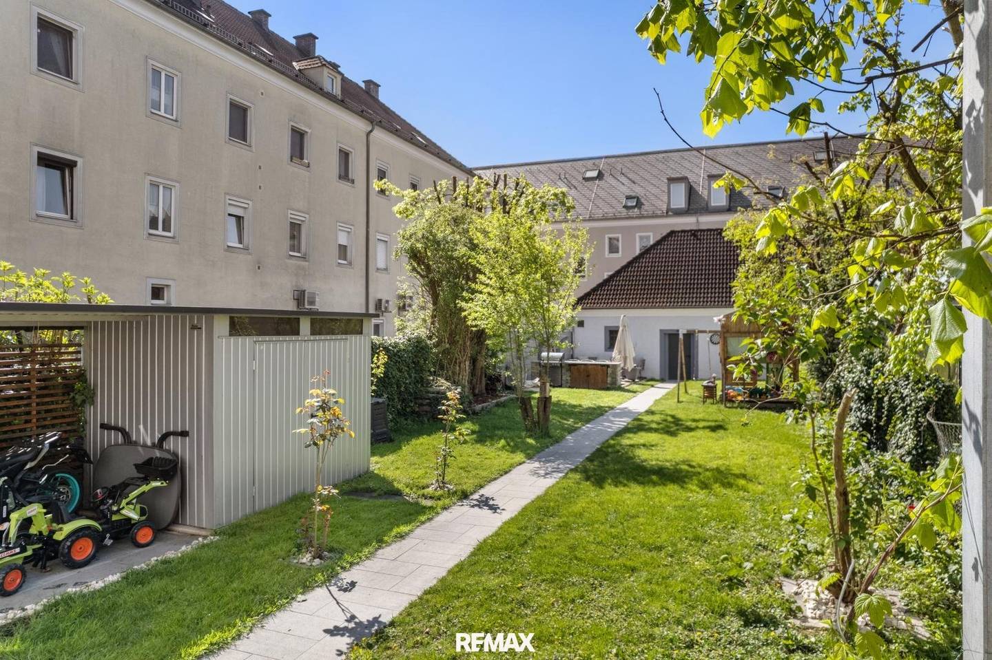 Charmantes Zinshaus mit Garten und Garage in Linz